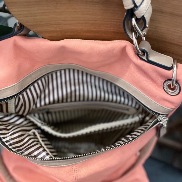 Vegan Leather | Slouchy Colorblock Tote Bag with Top Handle & Crossbody Strap - Picture 8 of 9